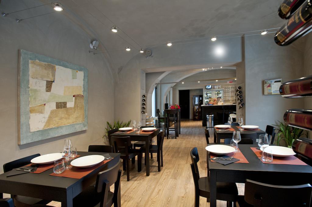 Vinoteca La Sacrestia Alba (Piedmont) Exterior foto