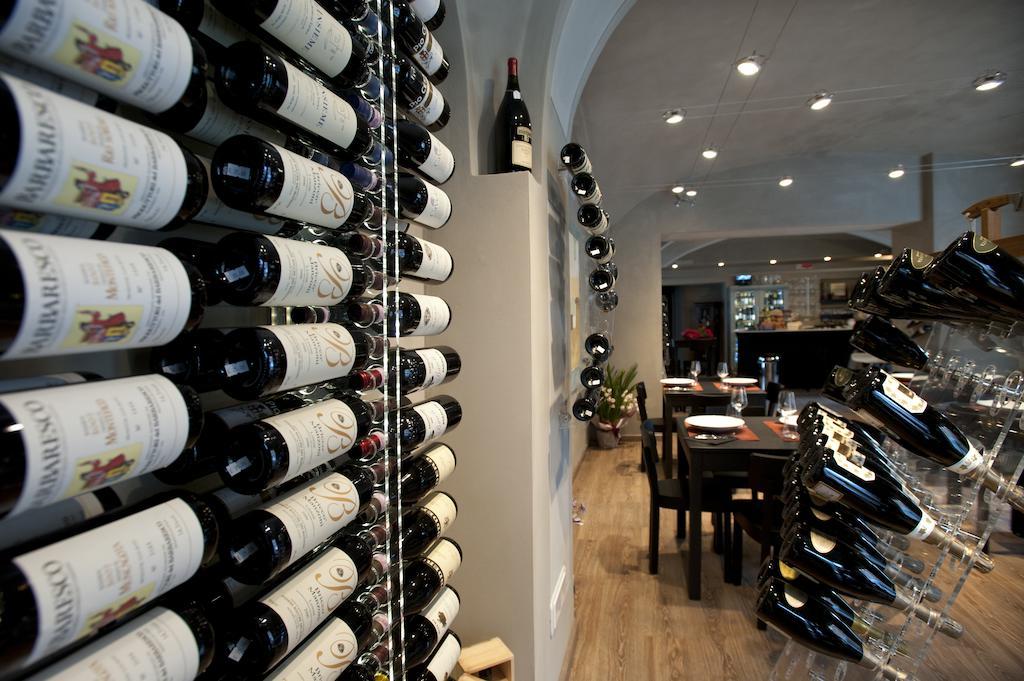 Vinoteca La Sacrestia Alba (Piedmont) Exterior foto