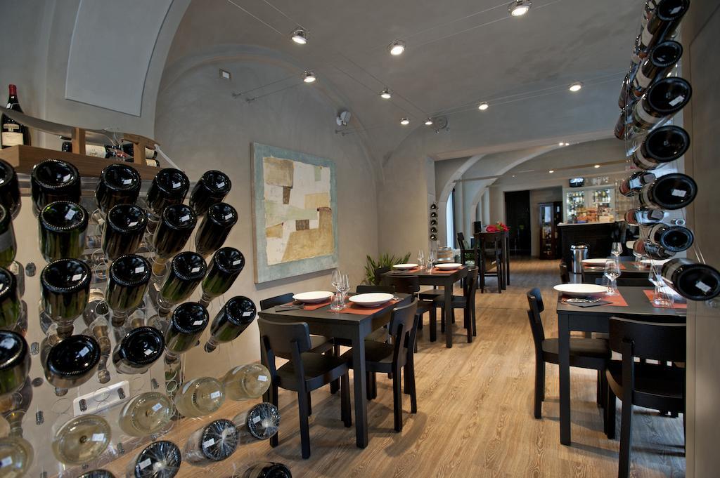Vinoteca La Sacrestia Alba (Piedmont) Exterior foto