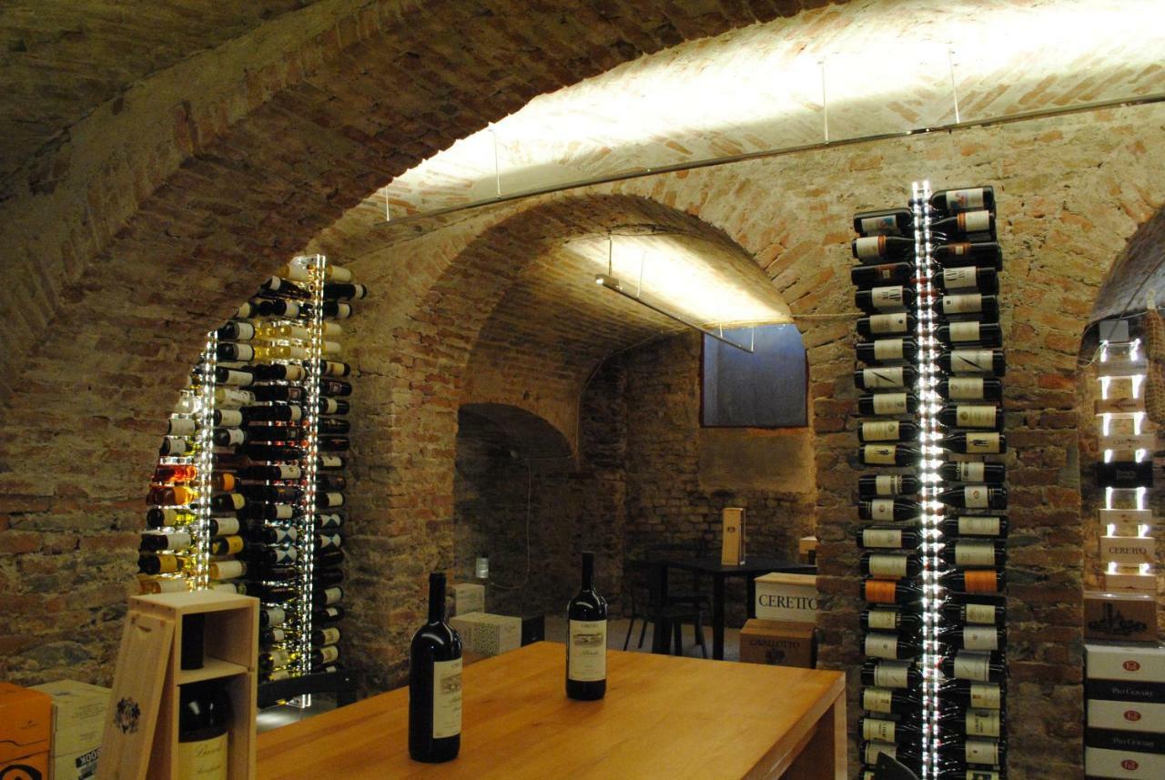 Vinoteca La Sacrestia Alba (Piedmont) Exterior foto